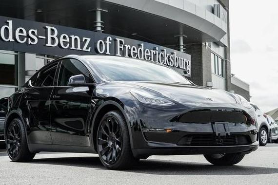 TESLA MODEL Y 2022 7SAYGDEE4NA016141 image